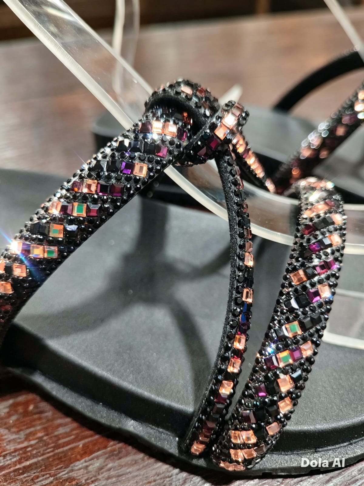 Papete luxo  Cor: Preta Tira: Strass Preta Multi CorAcessórios Abs: Binóculo Ouro light